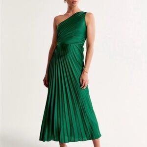 Abercrombie & Fitch One-Shoulder Green pleated Dress